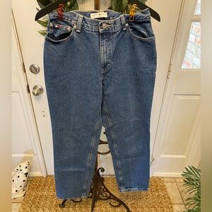Classic Tommy Hilfiger Medium Wash Mom Jeans 8 6